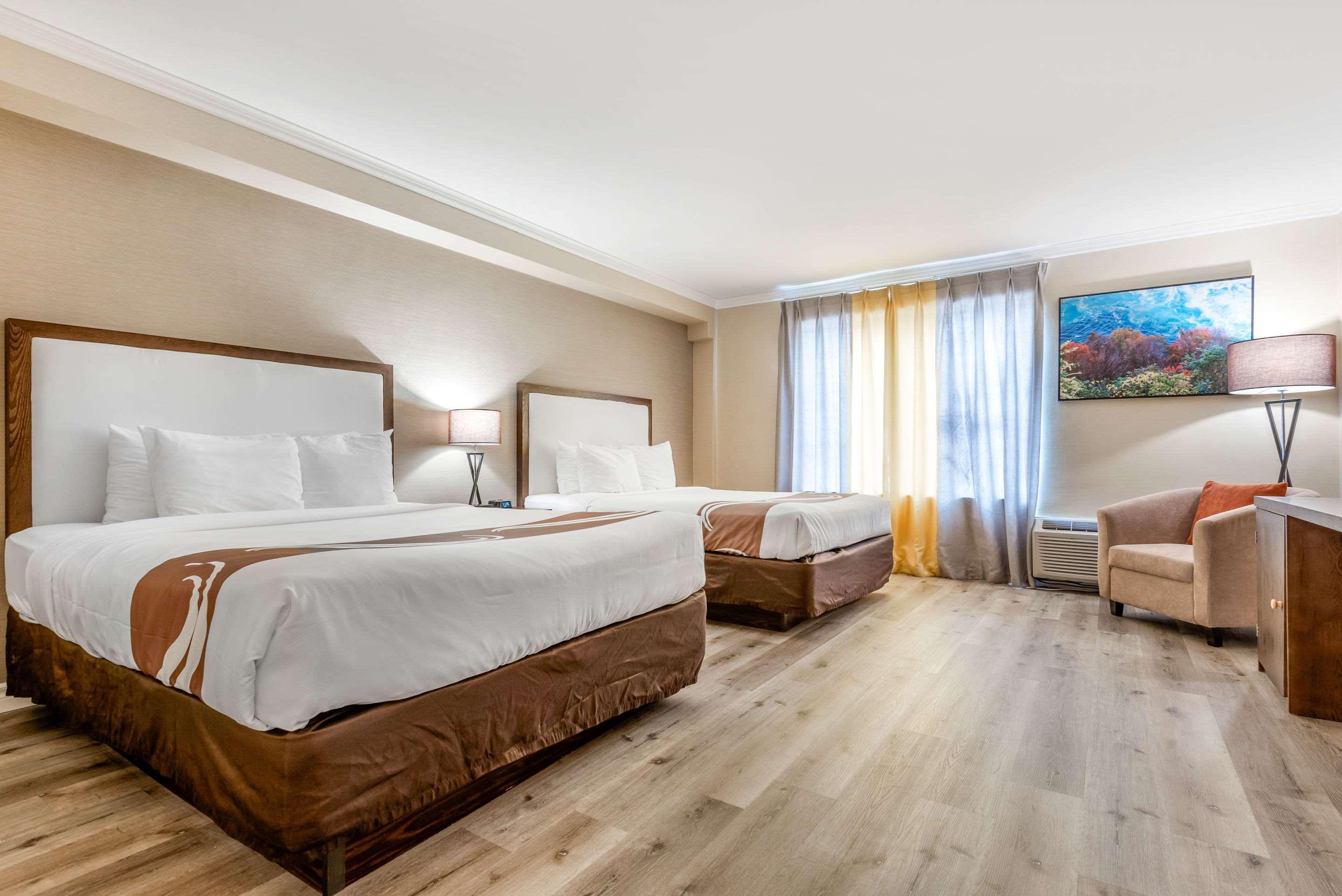 Quality Inn & Suites Καταρράκτες του Νιαγάρα Εξωτερικό φωτογραφία